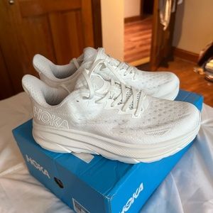 Hoka Clifton 9 Shoe Size 6.5B